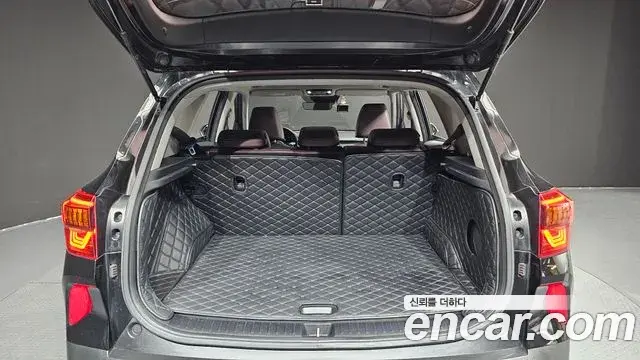 Kia Seltos 2019 — ფოტო 19/20