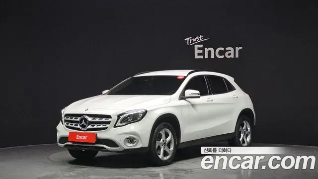 Mercedes-Benz GLA-Class 2019 — Photo 18/32
