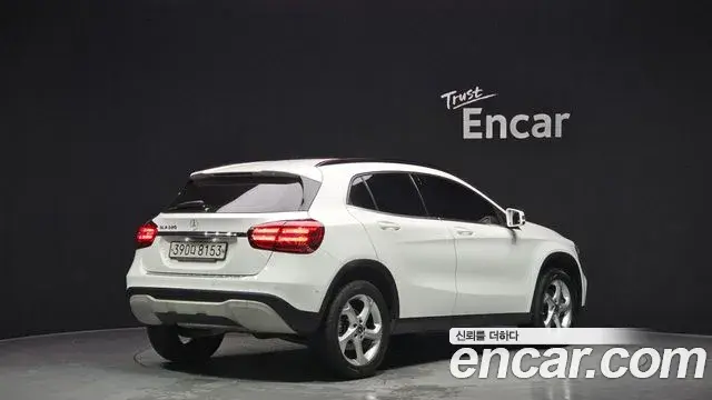 Mercedes-Benz GLA-Class 2019 — Photo 8/32