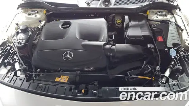 Mercedes-Benz GLA-Class 2019 — Photo 27/32
