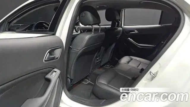 Mercedes-Benz GLA-Class 2019 — Photo 1/32