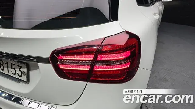Mercedes-Benz GLA-Class 2019 — Photo 14/32