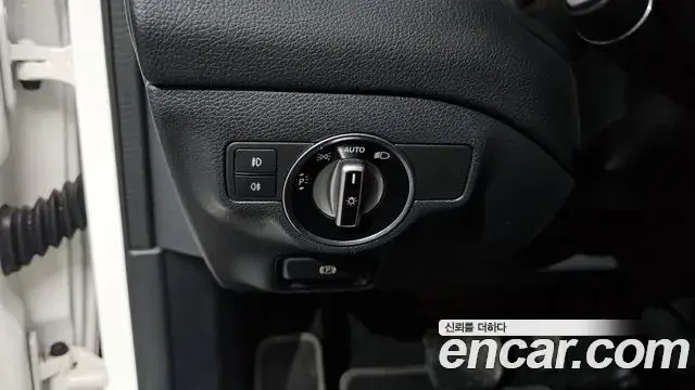 Mercedes-Benz GLA-Class 2019 — Photo 7/32