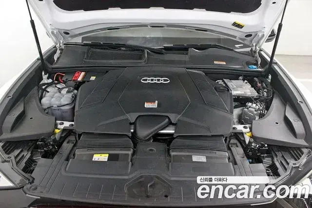 Audi Q8 2022 — Şəkil 11/20
