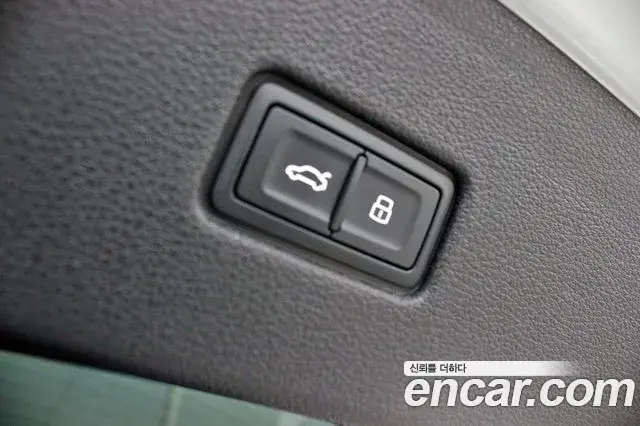 Audi Q8 2022 — Şəkil 12/20