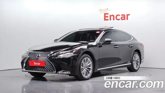 Lexus LS500h 2019 — Фото 1/20