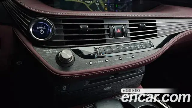 Lexus LS500h 2019 — ფოტო 12/35