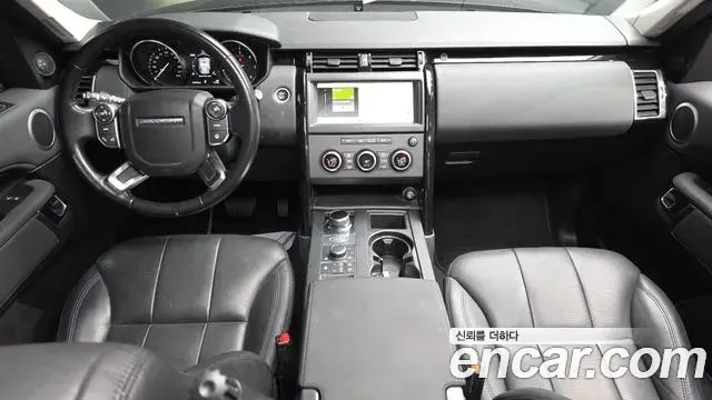 Land Rover Discovery 5 2018 — Photo 16/20