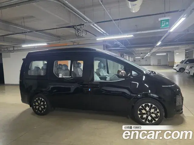Hyundai Staria 2025 — Şəkil 2/14