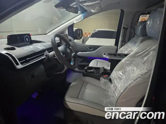 Hyundai Staria 2025 — Şəkil 13/14
