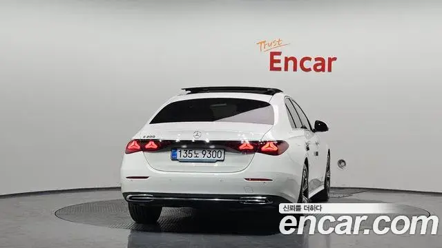 Mercedes-Benz E-Class 2025 — ფოტო 14/20