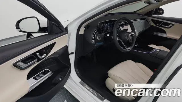 Mercedes-Benz E-Class 2025 — ფოტო 12/20