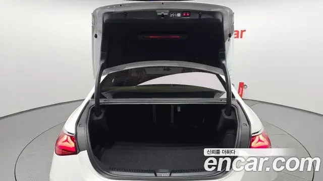 Mercedes-Benz E-Class 2025 — ფოტო 5/20