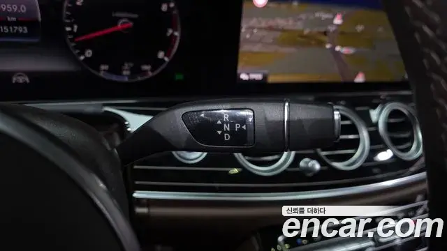 Mercedes-Benz E-Class 2019 — Şəkil 19/20