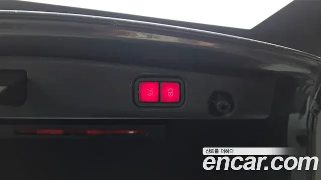 Mercedes-Benz E-Class 2019 — Şəkil 18/20