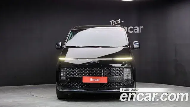 Hyundai Staria 2025 — Şəkil 28/34