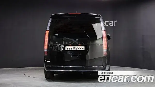 Hyundai Staria 2025 — Şəkil 13/34