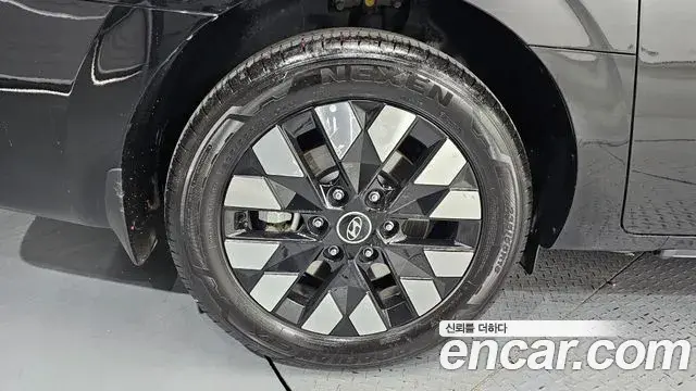 Hyundai Staria 2025 — Şəkil 14/34