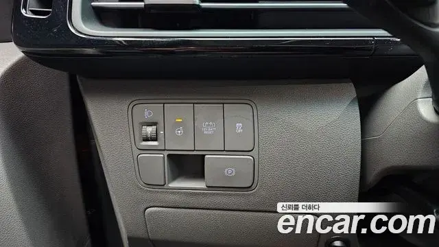 Hyundai Staria 2025 — Şəkil 8/34