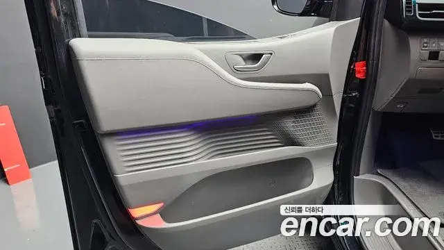 Hyundai Staria 2025 — Şəkil 15/34