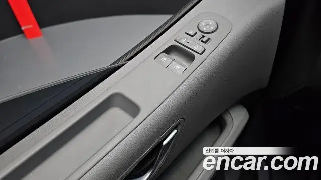 Hyundai Staria 2025 — Şəkil 7/34