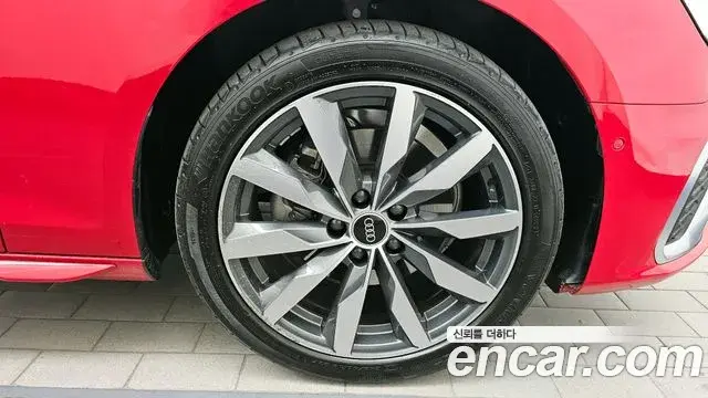 Audi A4 2023 — ფოტო 19/35