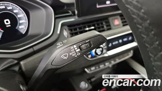 Audi A4 2023 — ფოტო 26/35