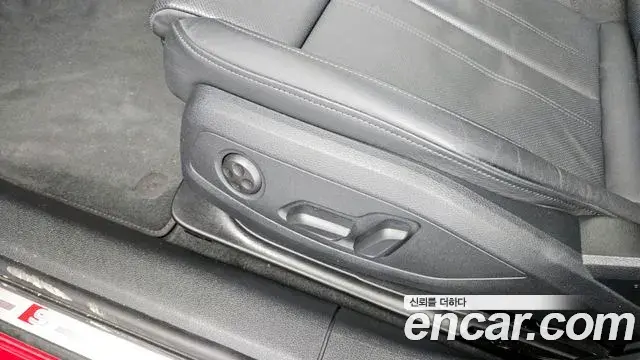 Audi A4 2023 — ფოტო 28/35