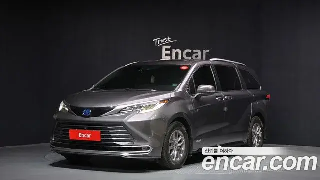Toyota Sienna 2021 — Photo 19/30