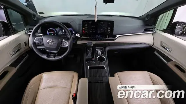 Toyota Sienna 2021 — Photo 2/30