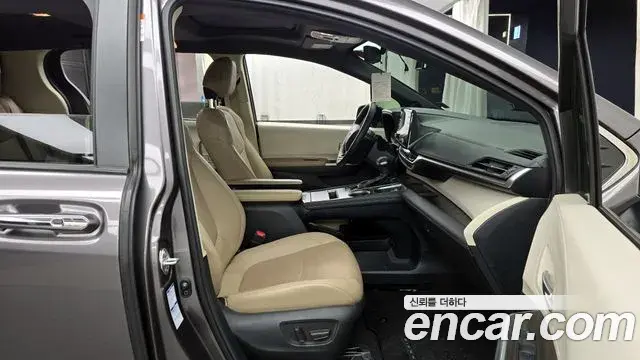 Toyota Sienna 2021 — Photo 11/30