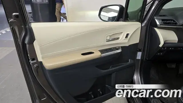 Toyota Sienna 2021 — Photo 30/30