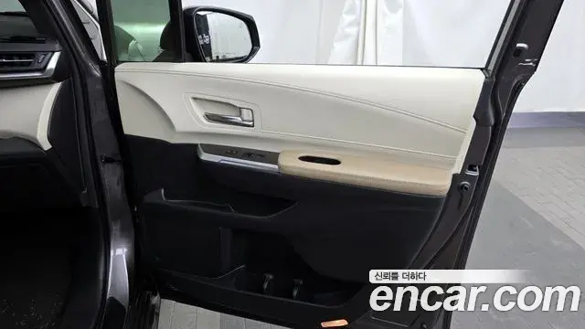 Toyota Sienna 2021 — Photo 26/30