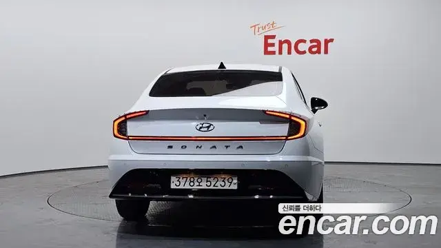 Hyundai Sonata 2022 — Фото 4/20