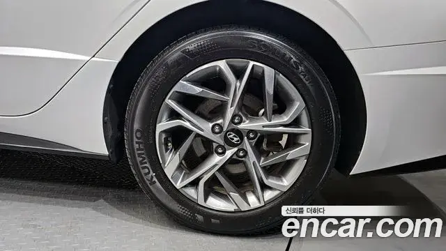 Hyundai Sonata Hybrid 2022 — Şəkil 24/31