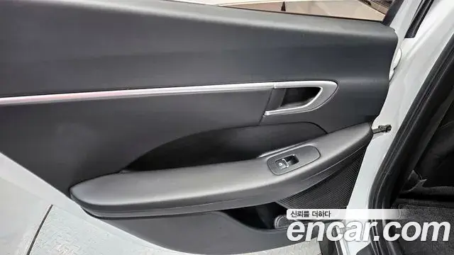 Hyundai Sonata Hybrid 2022 — Şəkil 9/31