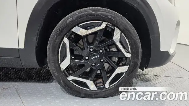 Kia Seltos 2023 — Şəkil 22/39