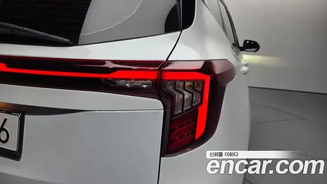 Kia Seltos 2023 — Şəkil 33/39