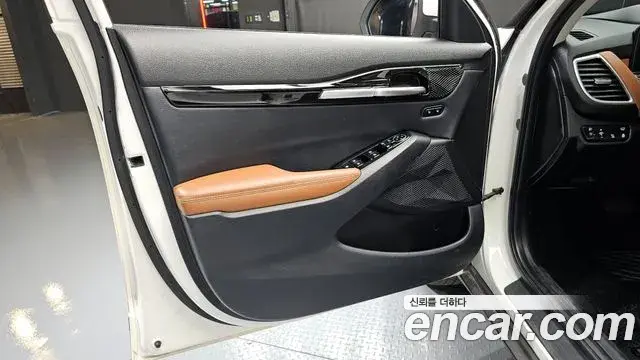 Kia Seltos 2023 — Şəkil 34/39