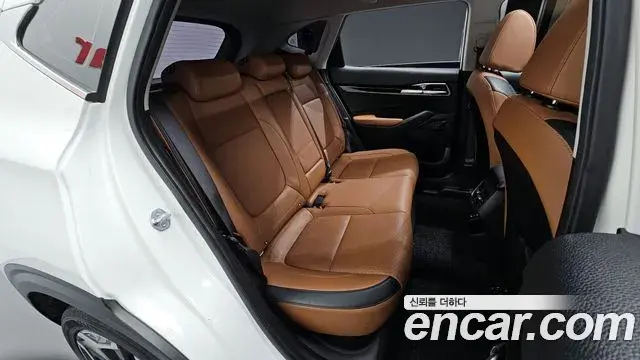Kia Seltos 2023 — Şəkil 14/39
