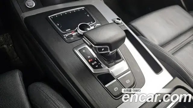 Audi Q5 2020 — Фото 7/20