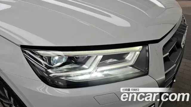 Audi Q5 2020 — Photo 23/34