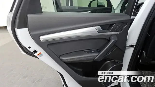 Audi Q5 2020 — Photo 30/34