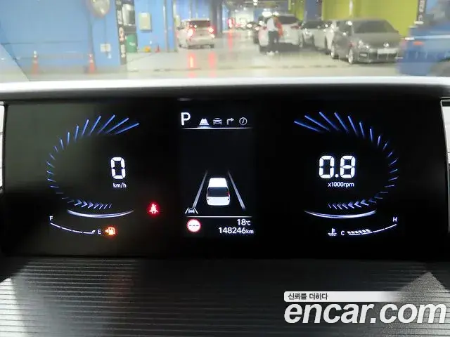 Hyundai Staria 2021 — ფოტო 6/20