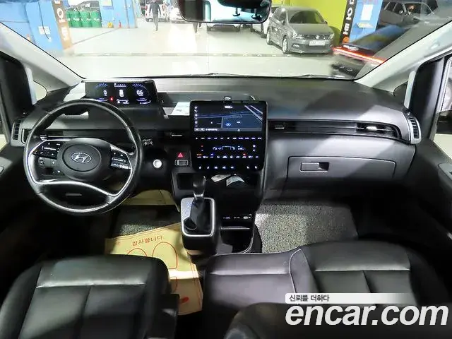 Hyundai Staria 2021 — ფოტო 16/20