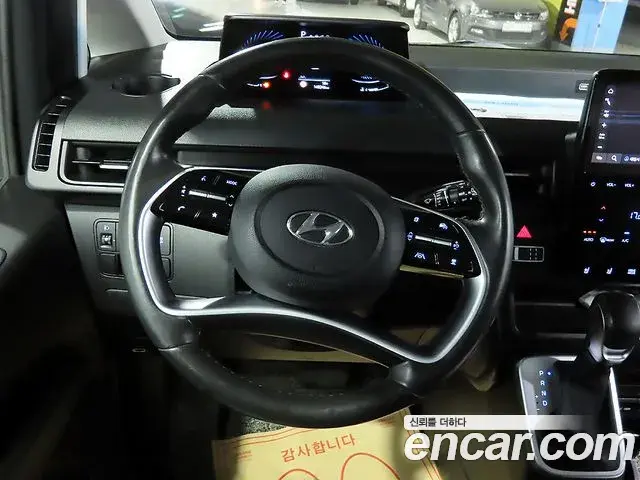 Hyundai Staria 2021 — ფოტო 17/20