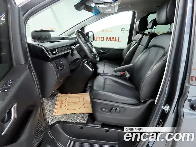 Hyundai Staria 2021 — ფოტო 7/20