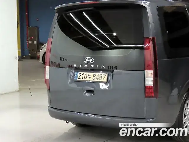 Hyundai Staria 2021 — ფოტო 13/20