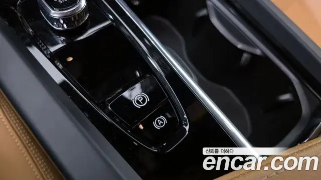 Volvo XC60 2023 — Photo 26/32