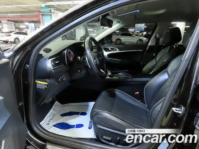 Genesis G70 2019 — Photo 8/20